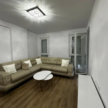 Univers City Apartment 3 , Tirana Apartman